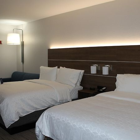 Holiday Inn Express & Suites - Tulare By Ihg Esterno foto