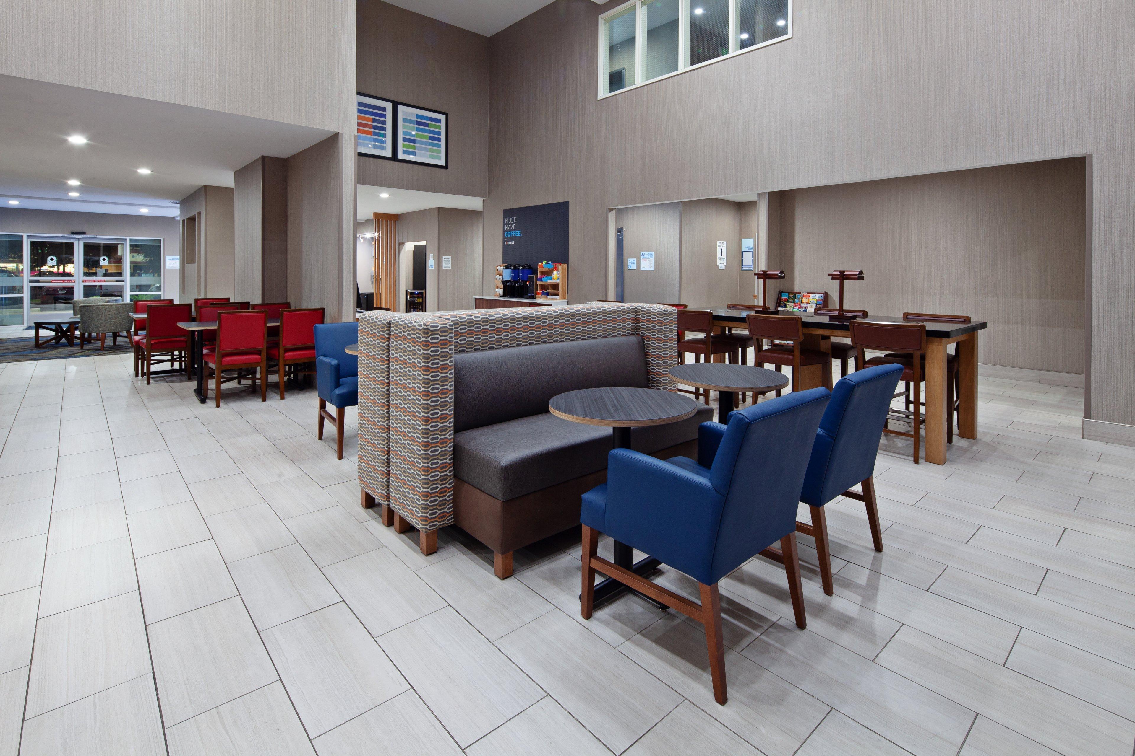 Holiday Inn Express & Suites - Tulare By Ihg Esterno foto